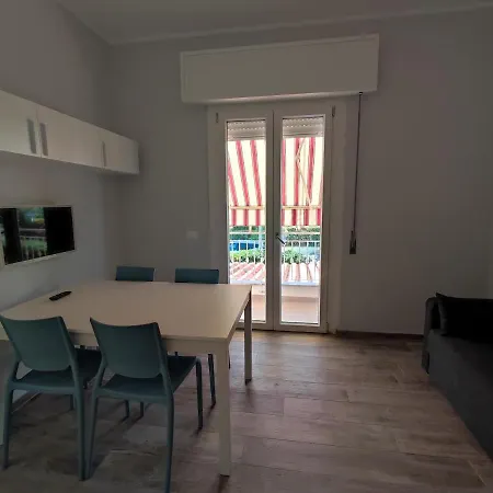 Ferienwohnung Casa Violina Lido di Camaiore Exterior foto