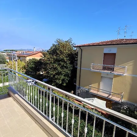 Ferienwohnung Casa Violina Lido di Camaiore Exterior foto