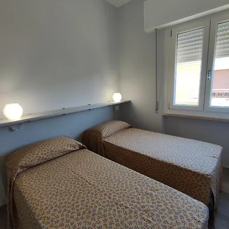 Ferienwohnung Casa Violina Lido di Camaiore Exterior foto