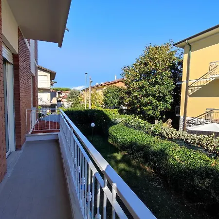 Ferienwohnung Casa Violina Lido di Camaiore Exterior foto